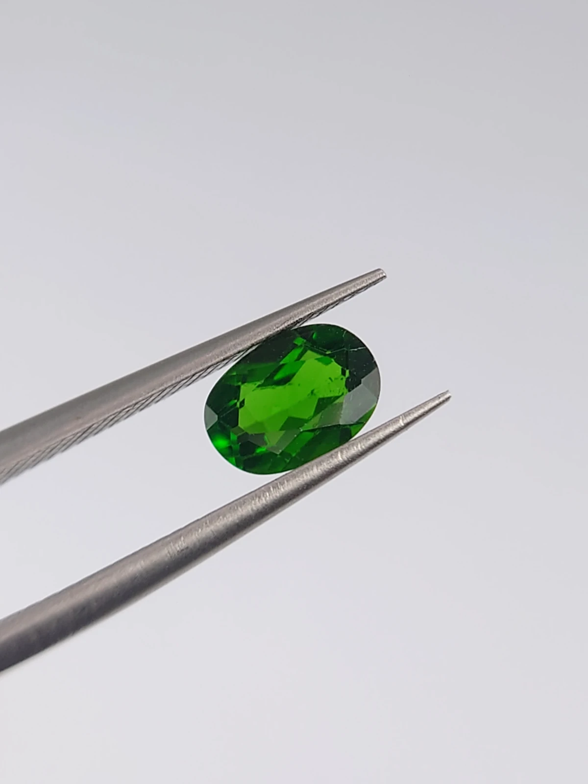 0.88ct Natural Oval Cut Chrome Diopside from Pakistan