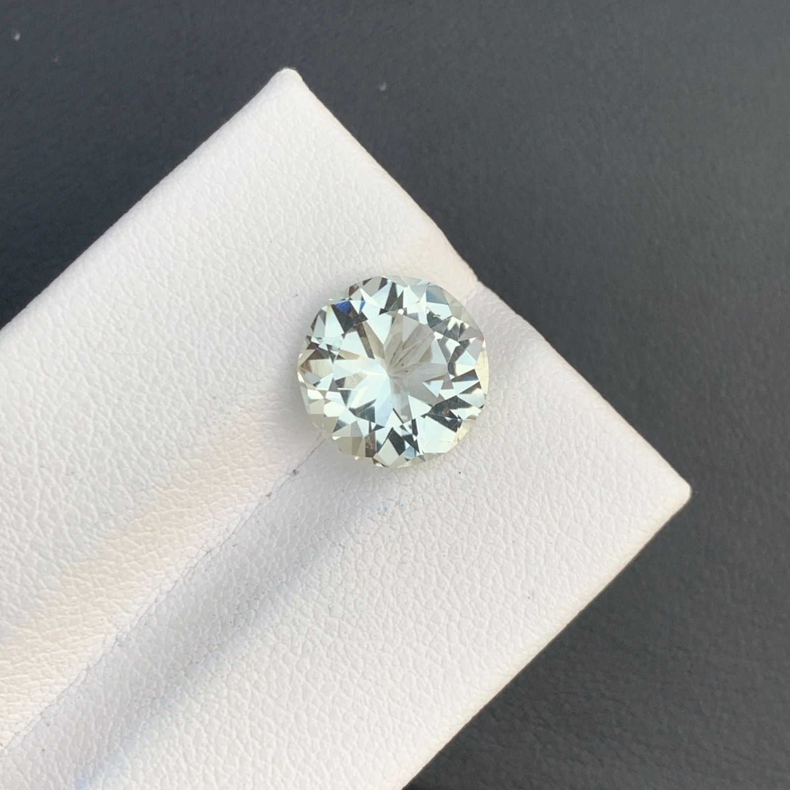 3.73ct Natural Green Prasiolite Round Brilliant Cut Loose Gemstone