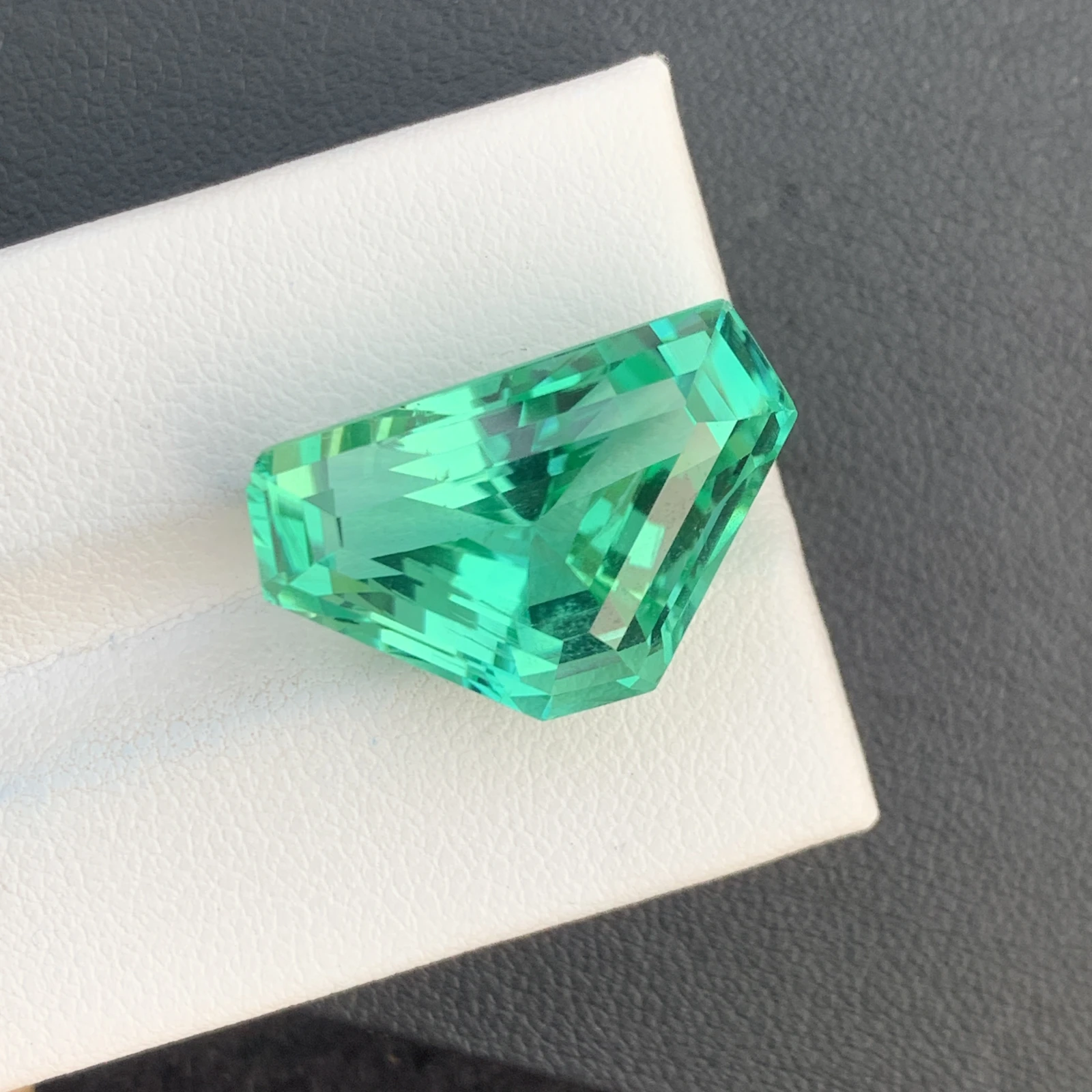 22.78ct Natural Radiated Green Kunzite Faceted Fancy Shape Loose Gemstone