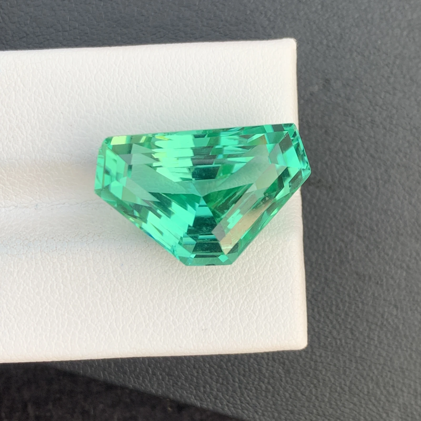 22.78ct Natural Radiated Green Kunzite Faceted Fancy Shape Loose Gemstone