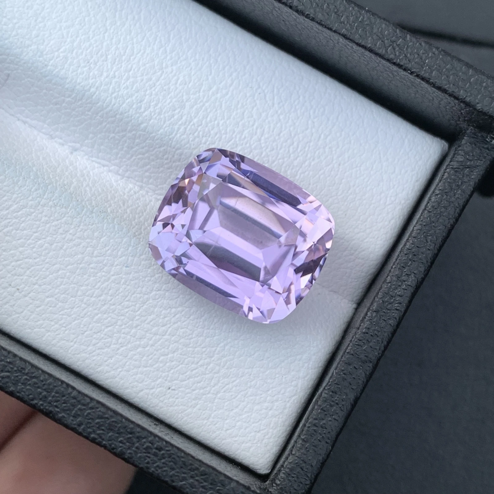 Natural Pink Kunzite 14.70 Carat Faceted Cushion Shape Loose Gemstone For Jewelry