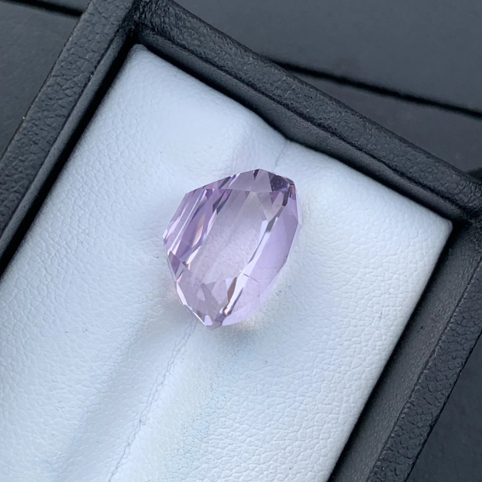 Natural Pink Kunzite 14.70 Carat Faceted Cushion Shape Loose Gemstone For Jewelry