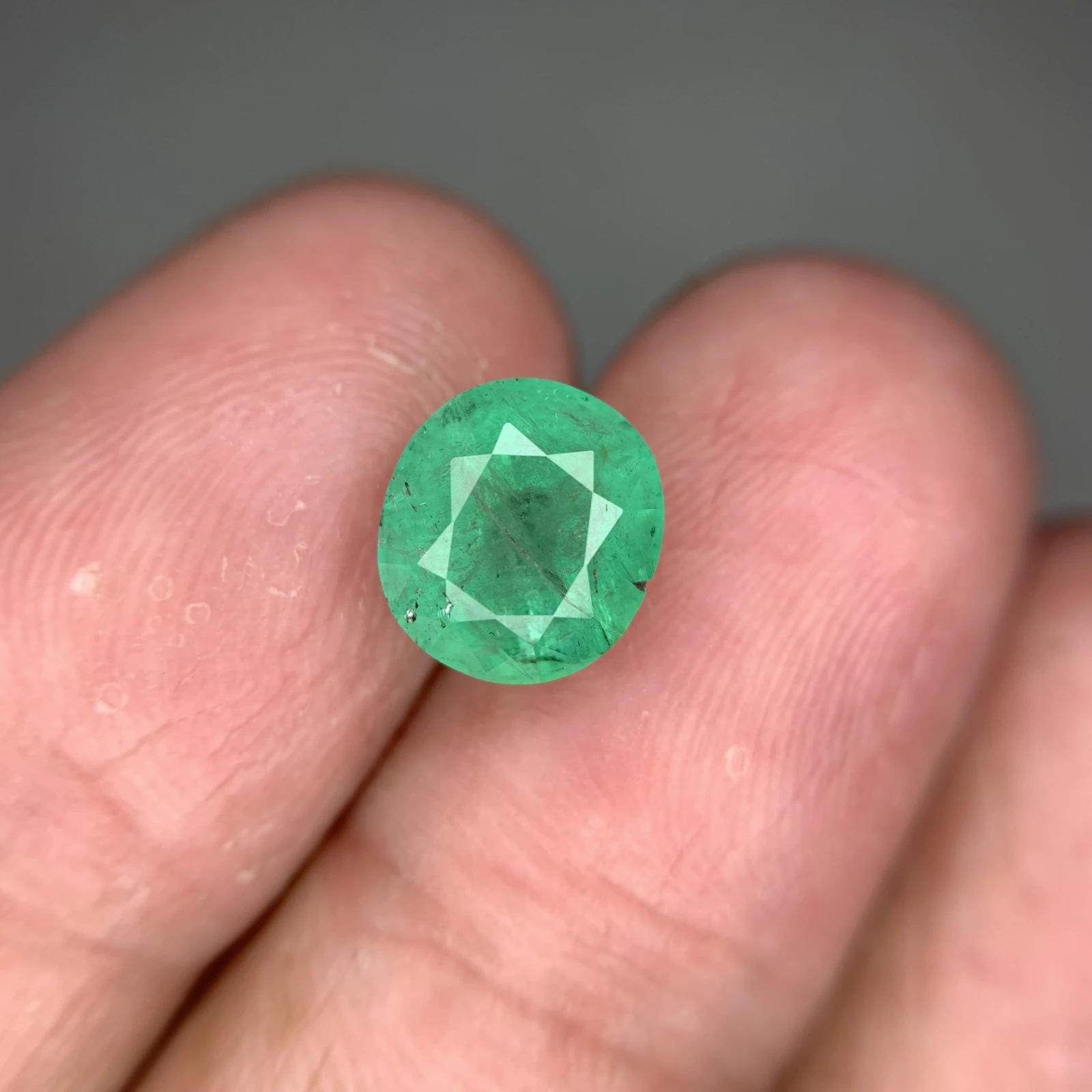 Natural Chitral Green Emerald 2.80ct  Faceted Oval Loose Gemstone