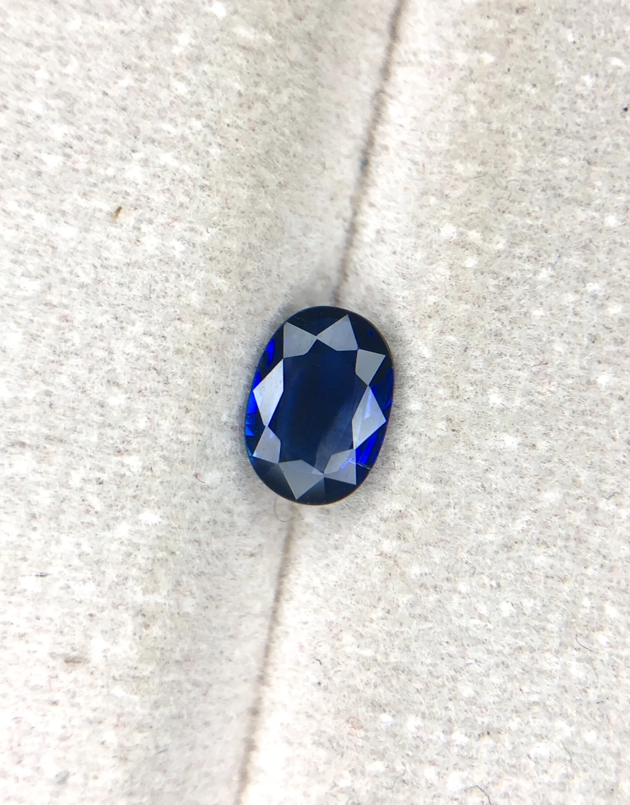 1.00ct Stunning Blue Sapphire