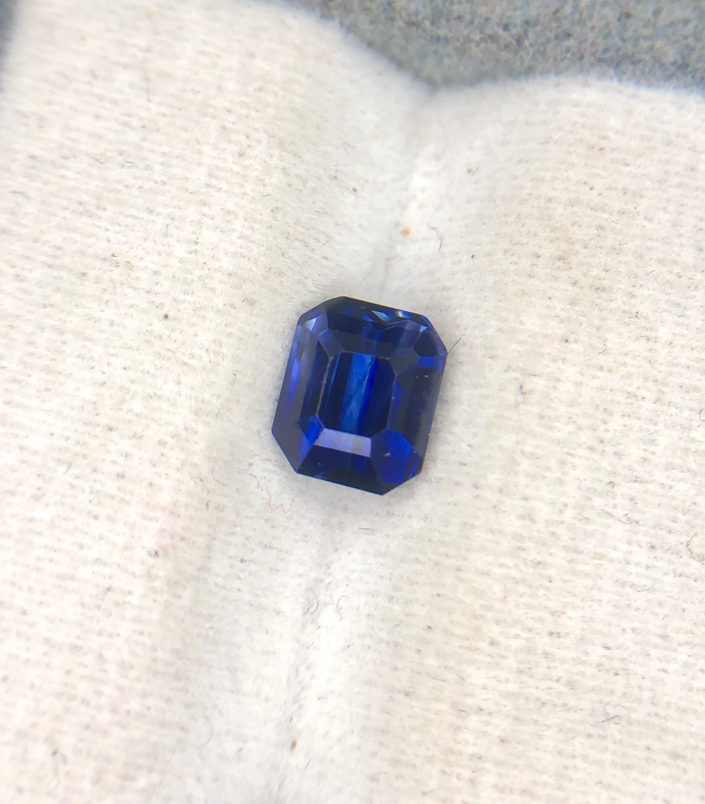 1.57ct Natural Ceylon Blue Sapphire from Srilanka