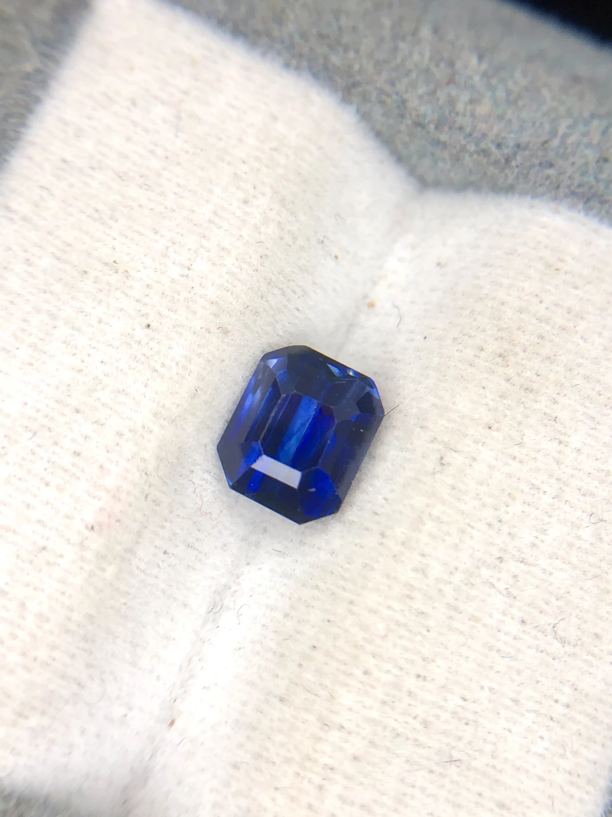 1.57ct Natural Ceylon Blue Sapphire from Srilanka