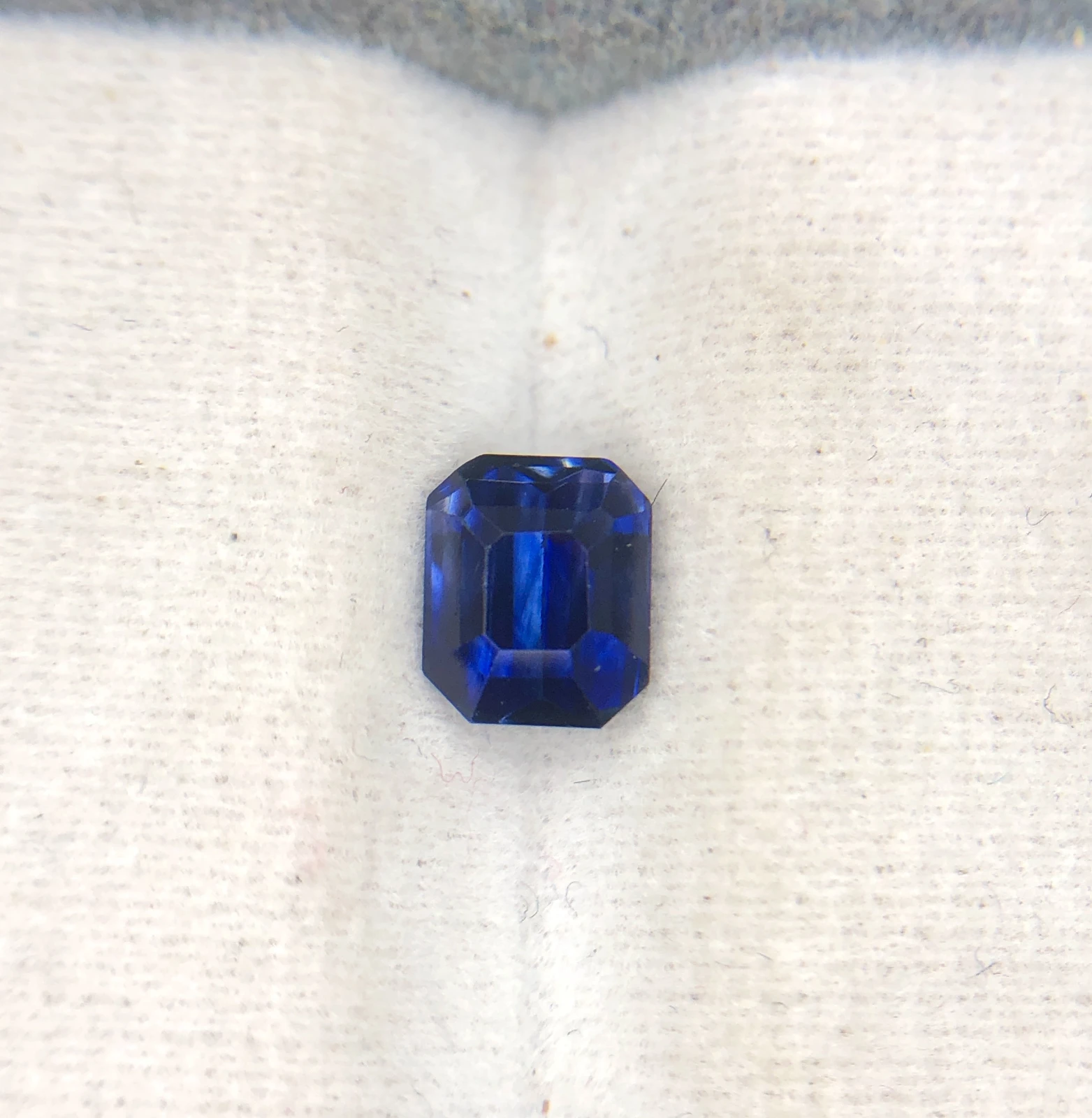 1.57ct Natural Ceylon Blue Sapphire from Srilanka