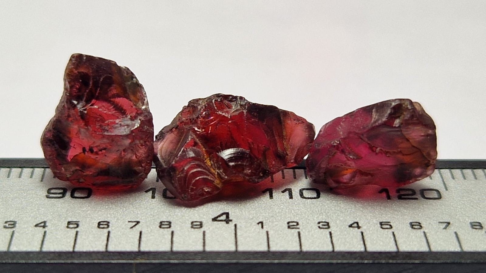 19.60 Ct. Malaya Garnet Facet Rough from Africa