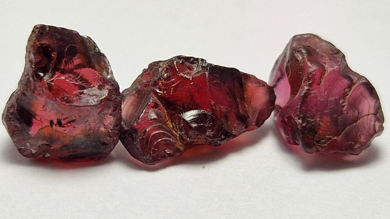 19.60 Ct. Malaya Garnet Facet Rough from Africa