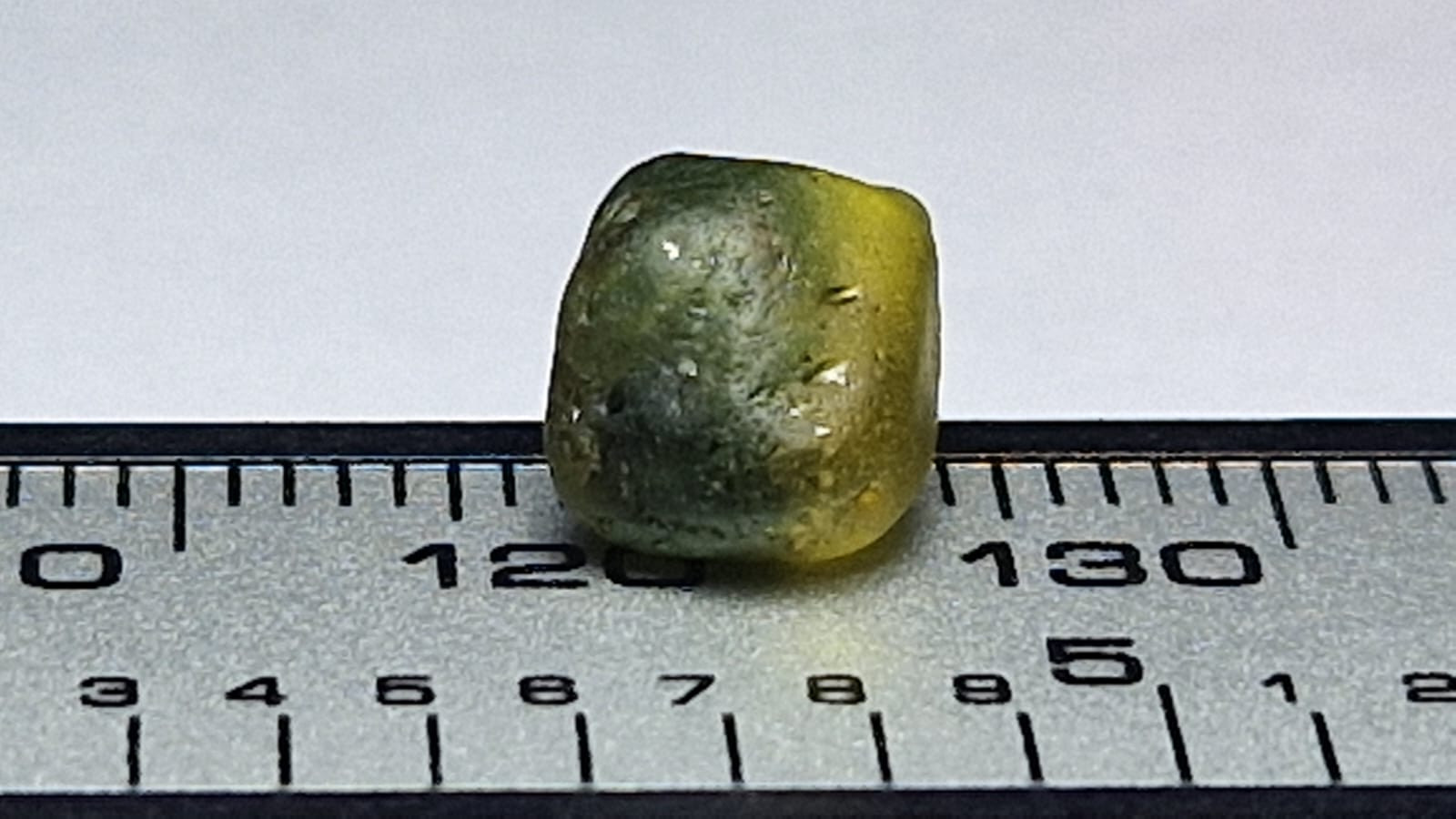 3.75 Carat Bi color Sapphire Facet Rough from Nigeria