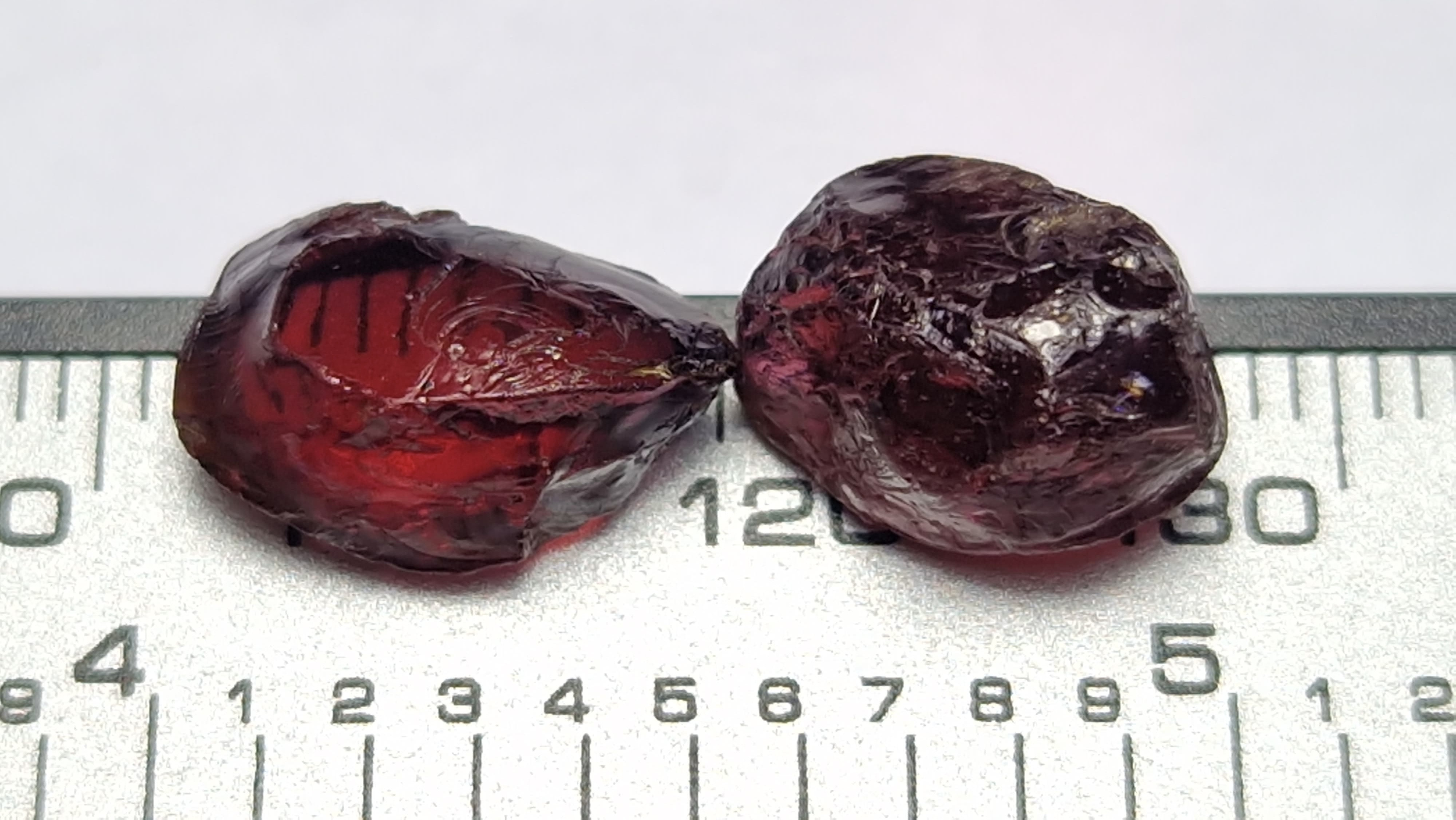 2 Pieces Rough Malaya Garnets with Average weight of 7.2 Carat from Africa