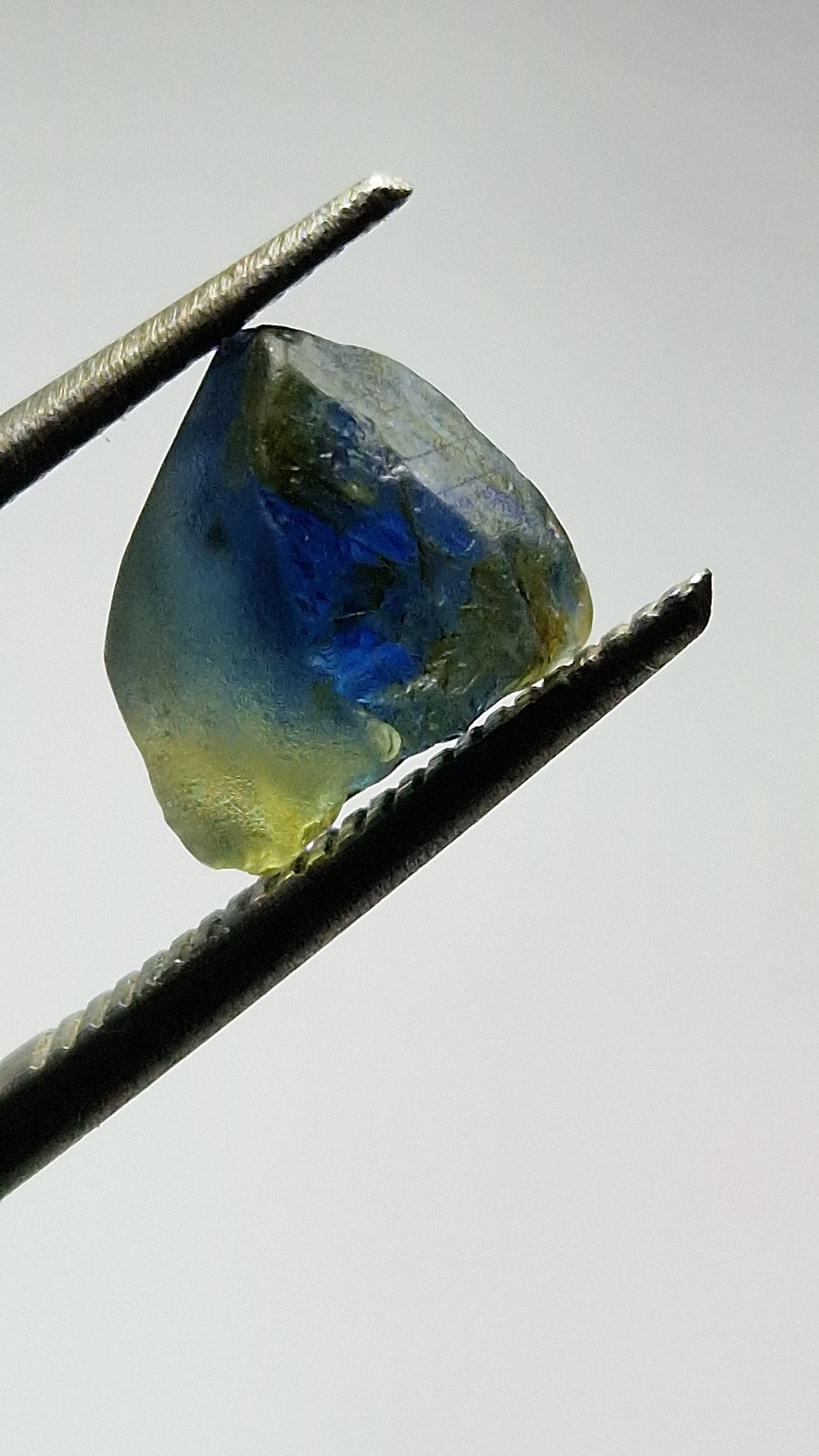 2.80 Ct. Sapphire ๐ Facet Rough from Nigeria