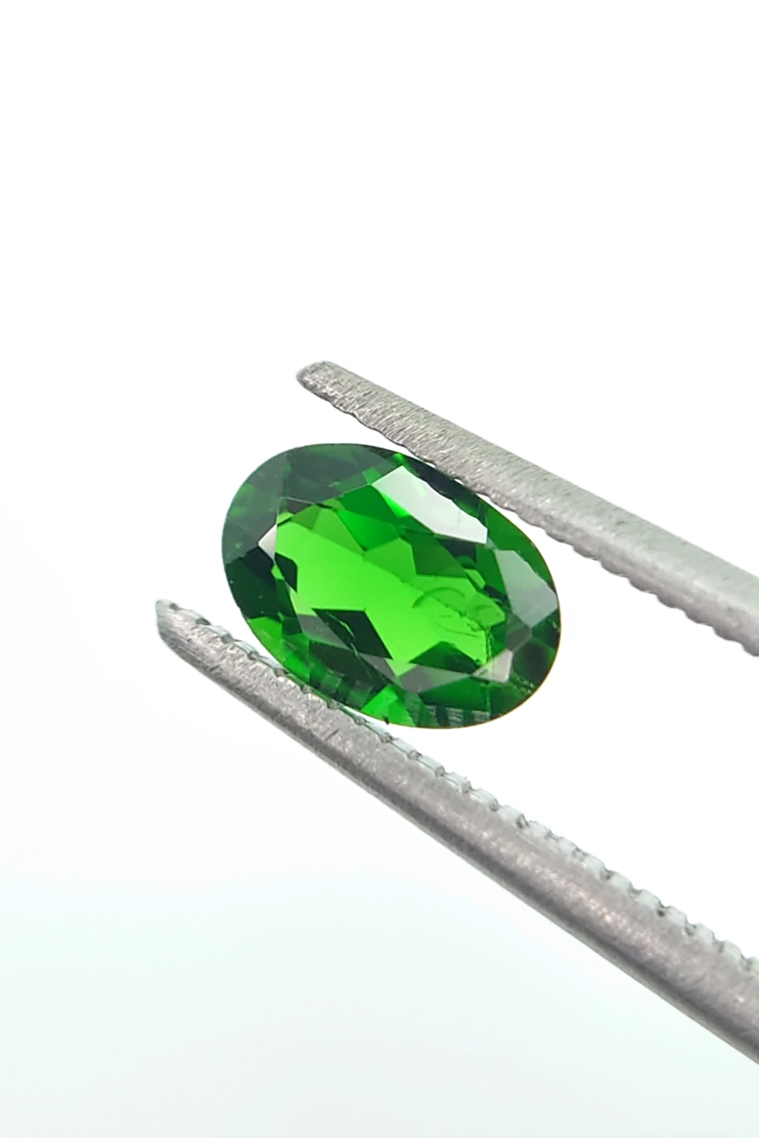 0.8ct Natural Chrome Diopside Oval Cut Loose Gemstone from Pakistan