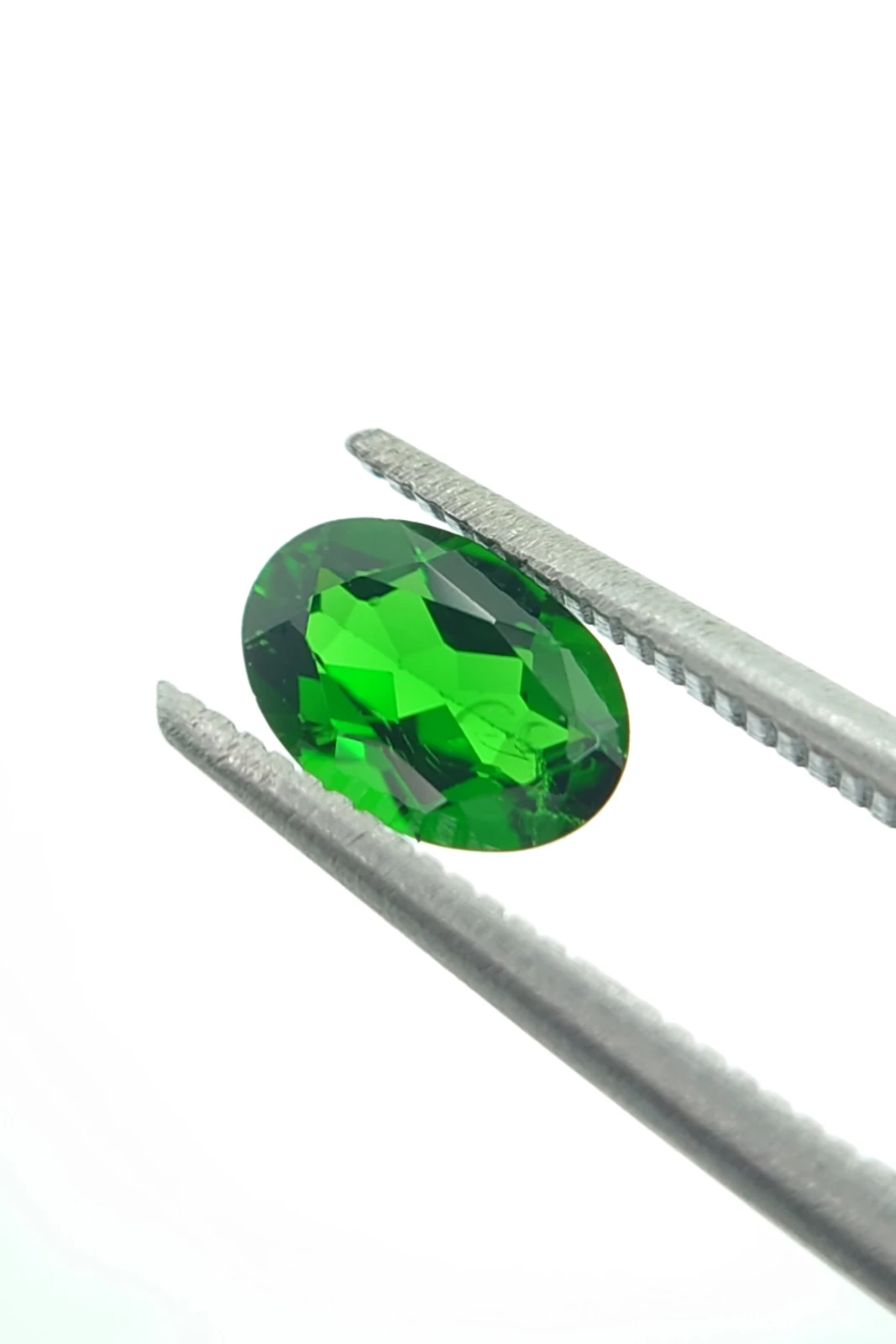 0.8ct Natural Chrome Diopside Oval Cut Loose Gemstone from Pakistan