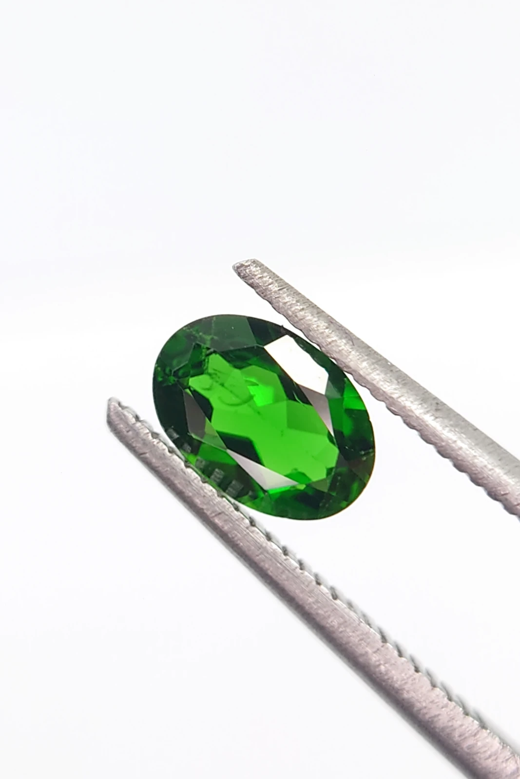 0.8ct Natural Chrome Diopside Oval Cut Loose Gemstone from Pakistan