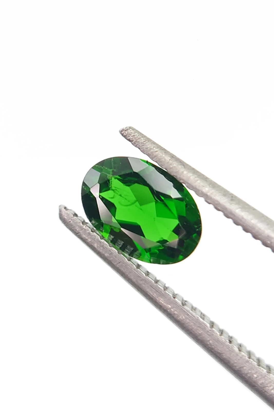 0.8ct Natural Chrome Diopside Oval Cut Loose Gemstone from Pakistan