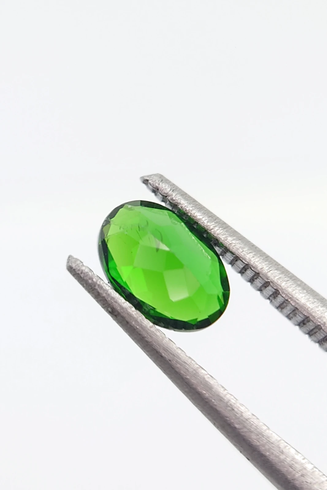 0.8ct Natural Chrome Diopside Oval Cut Loose Gemstone from Pakistan