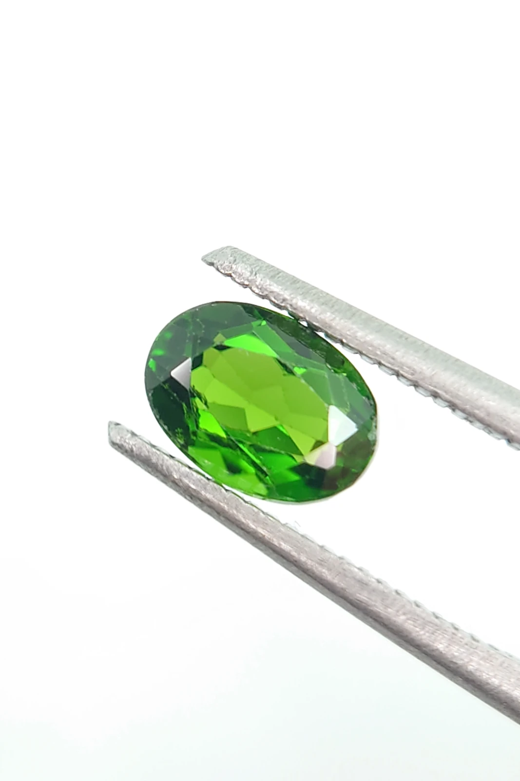 0.8ct Natural Oval Cut Chrome Diopside from Pakistan