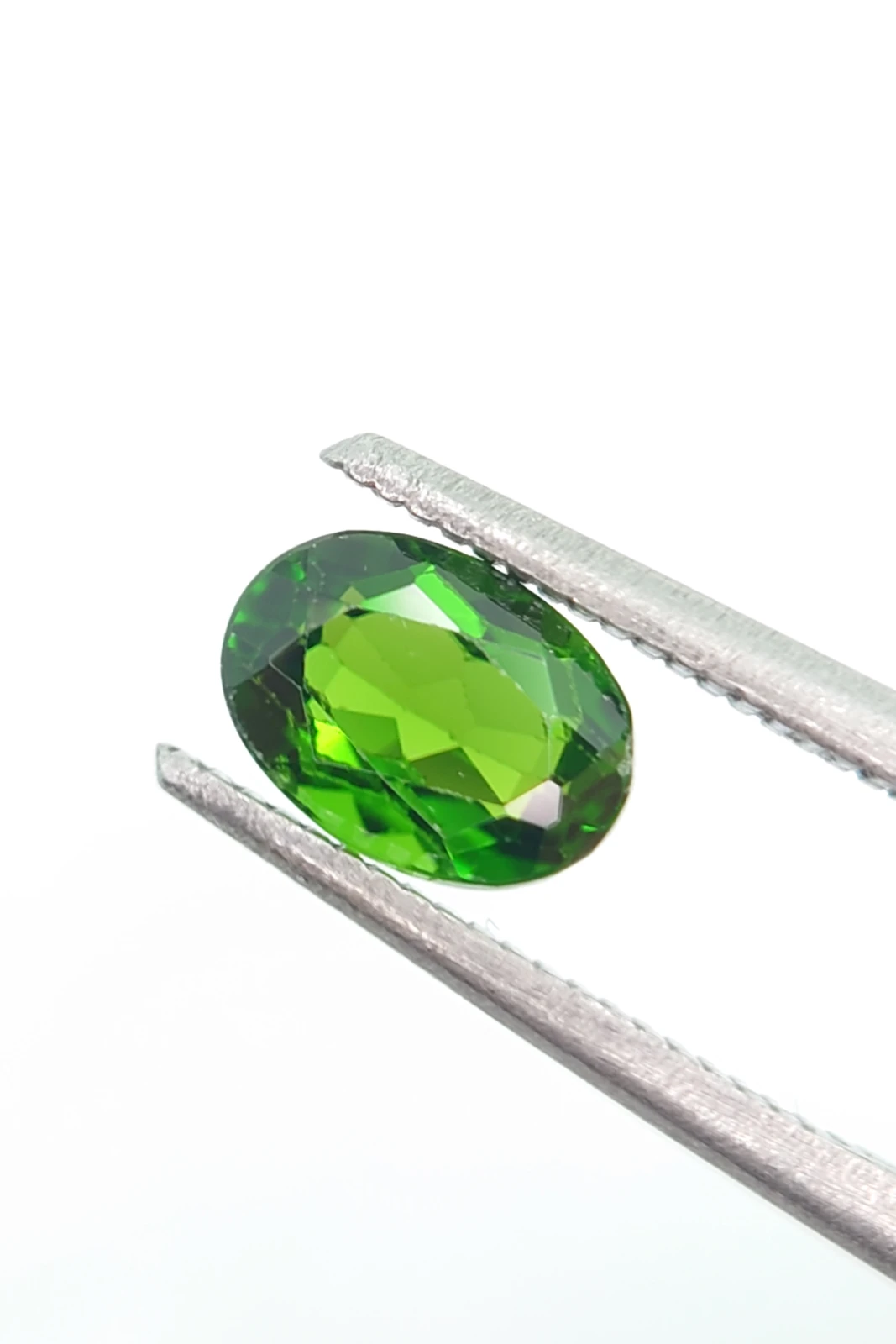 0.8ct Natural Oval Cut Chrome Diopside from Pakistan