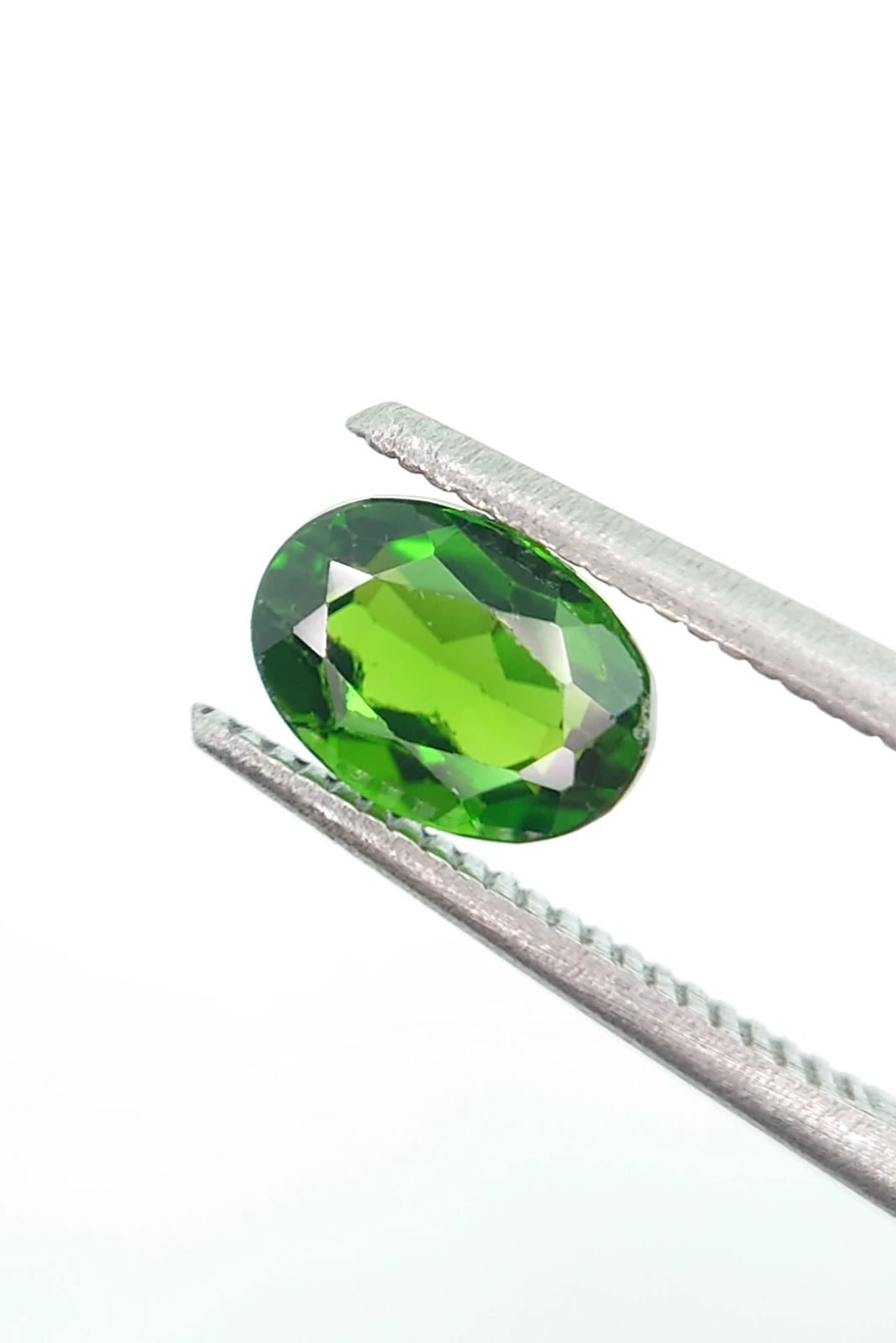 0.8ct Natural Oval Cut Chrome Diopside from Pakistan