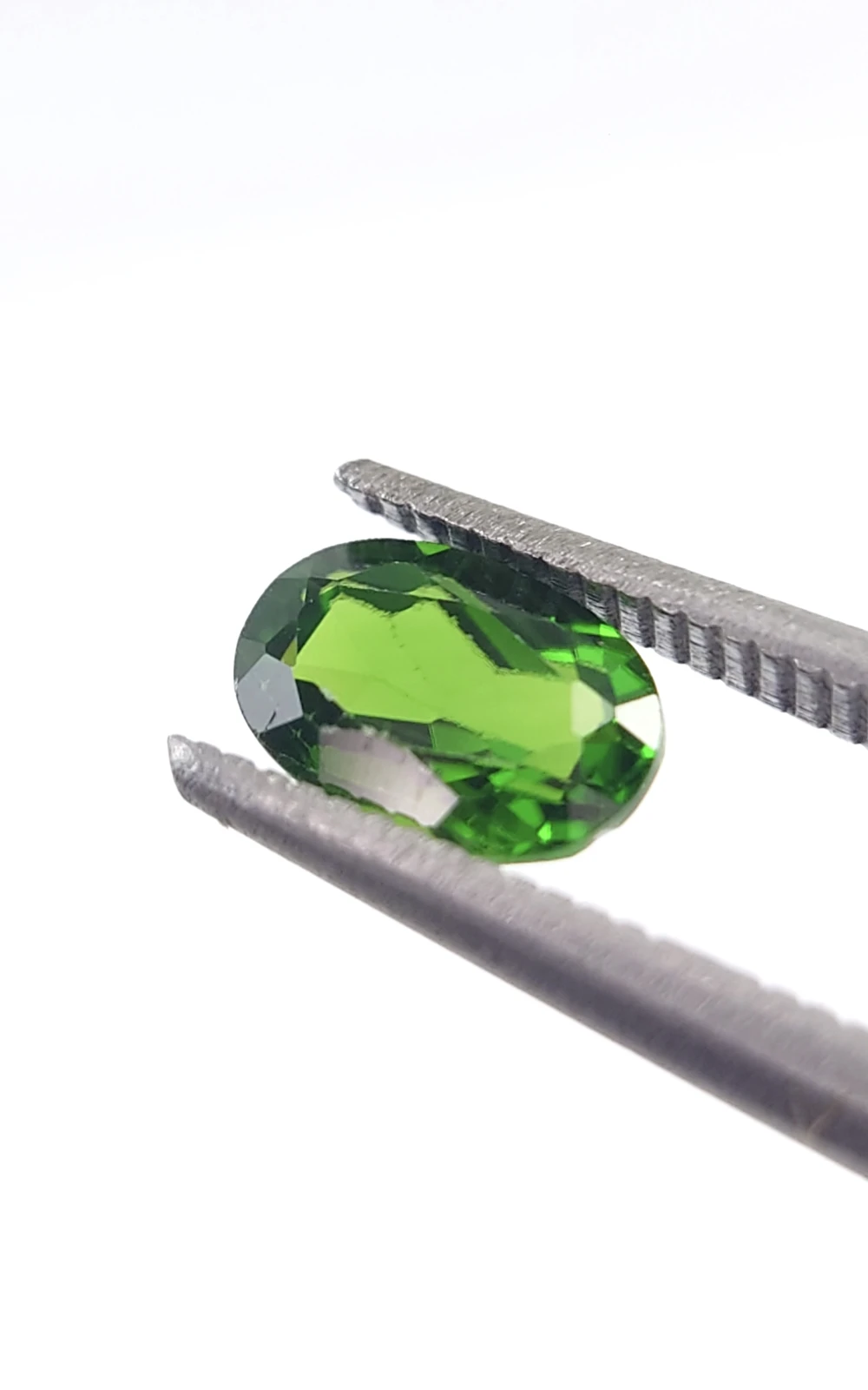 0.8ct Natural Green Oval Cut Chrome Diopside from Pakistan