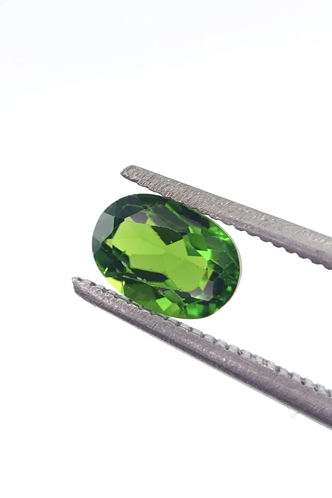 0.8ct Natural Green Oval Cut Chrome Diopside from Pakistan