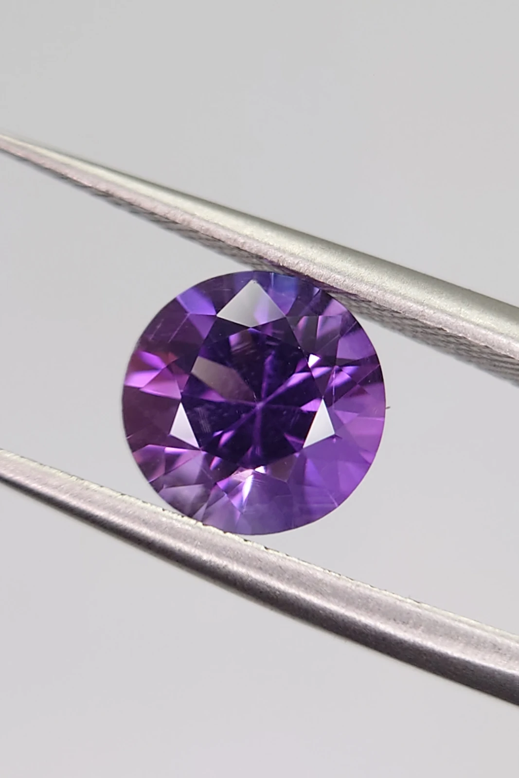 1.55ct Natural Round Brilliant Cut Amethyst from Nigeria