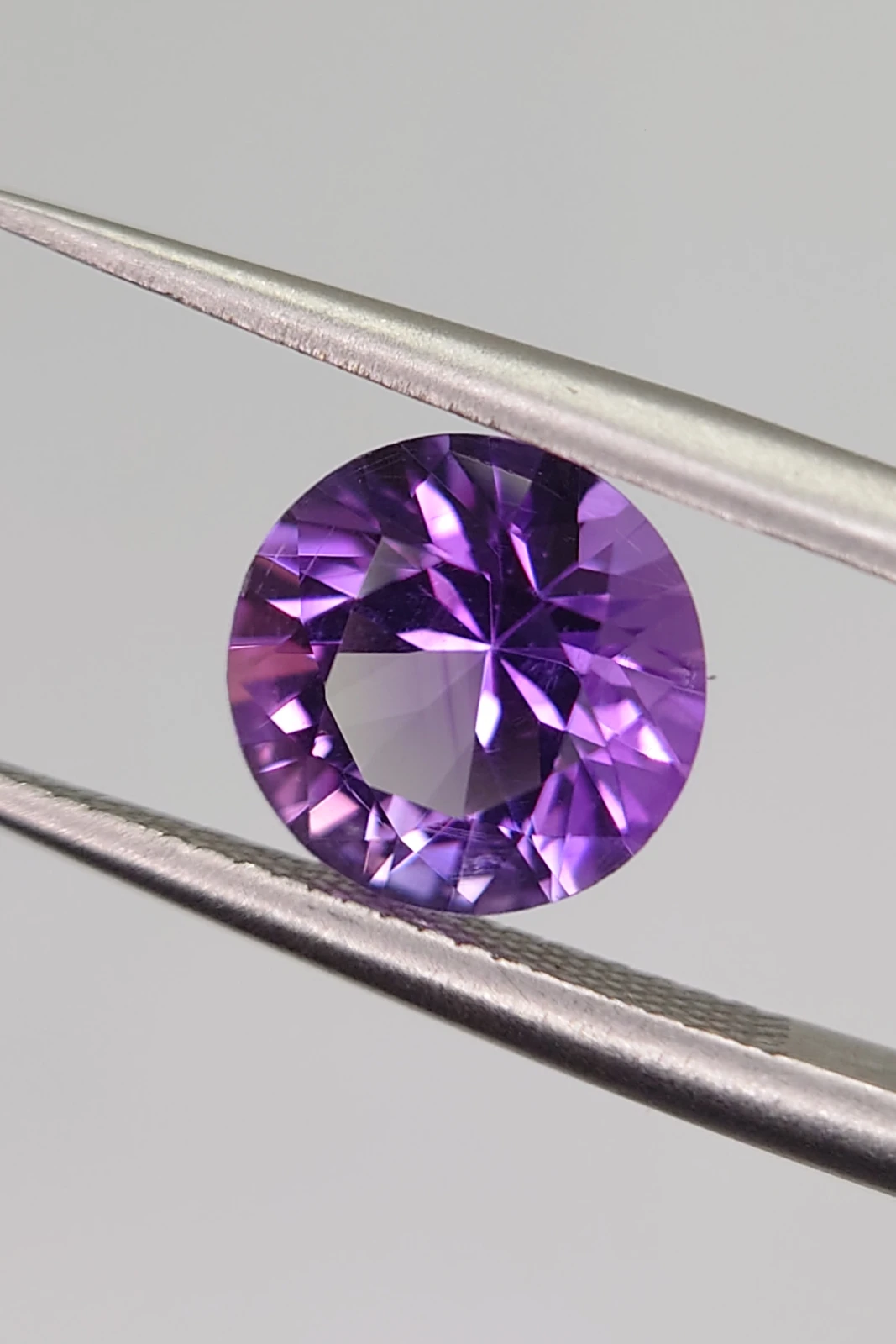 1.55ct Natural Round Brilliant Cut Amethyst from Nigeria