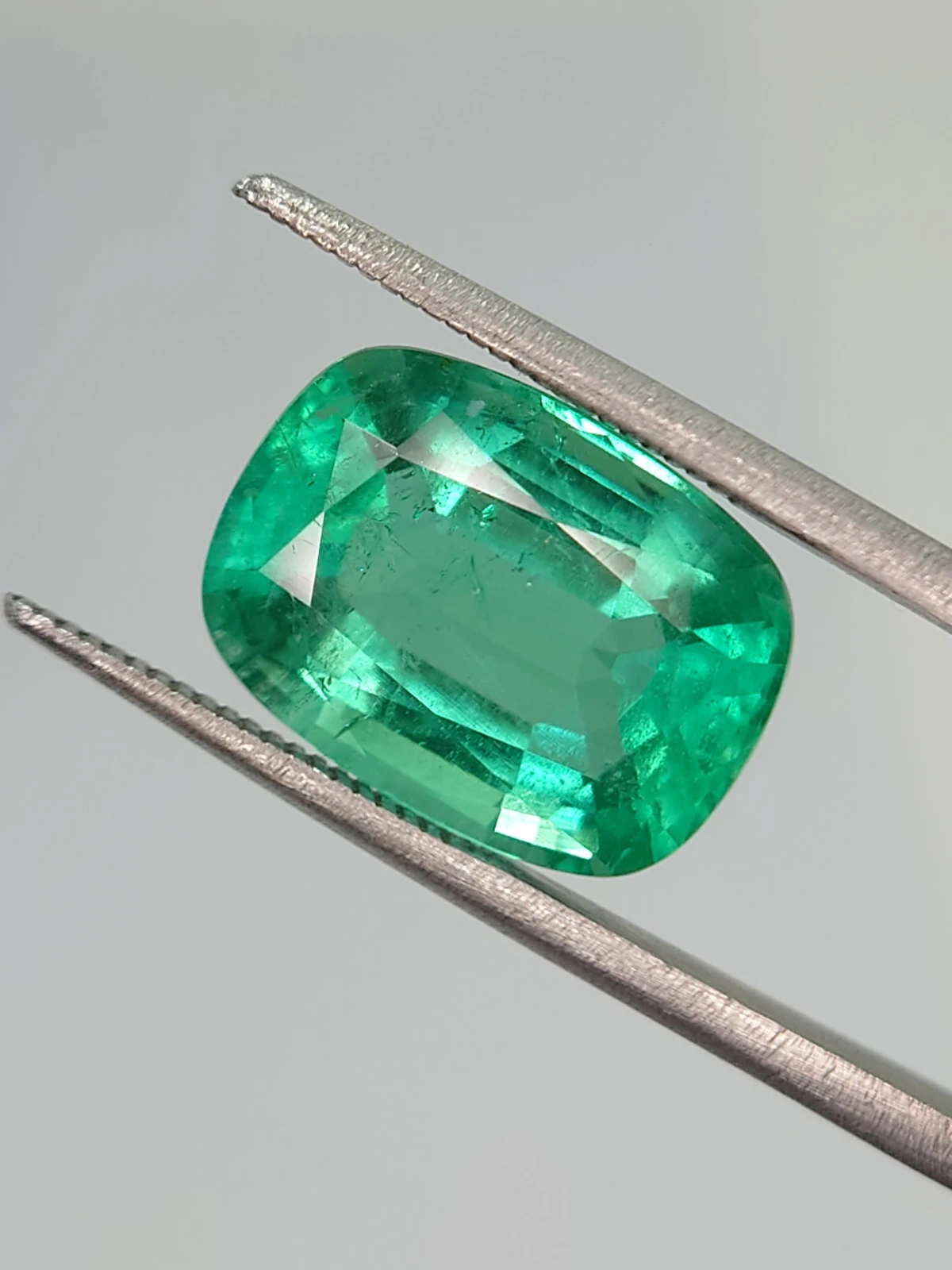 6.95ct Natural Cushion Cut Emerald Loose Gemstone From Afghanistan