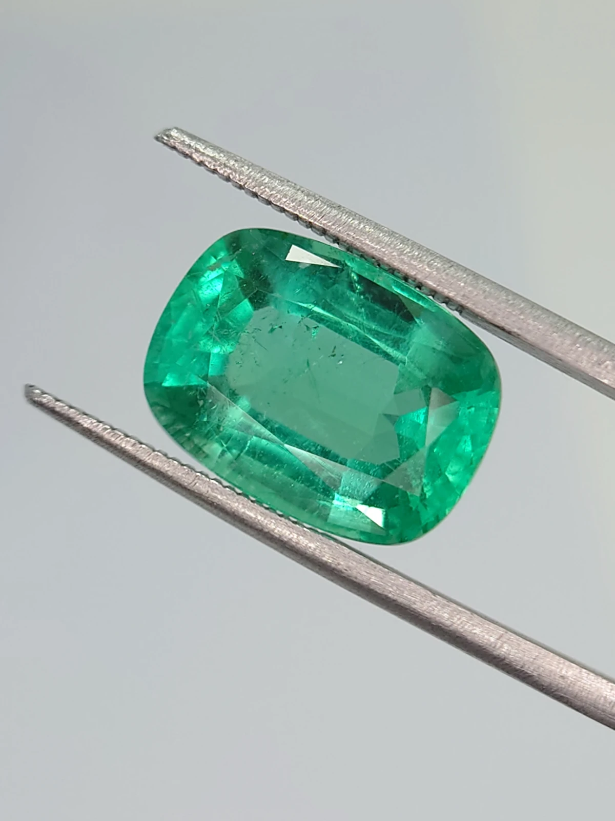 6.95ct Natural Cushion Cut Emerald Loose Gemstone From Afghanistan