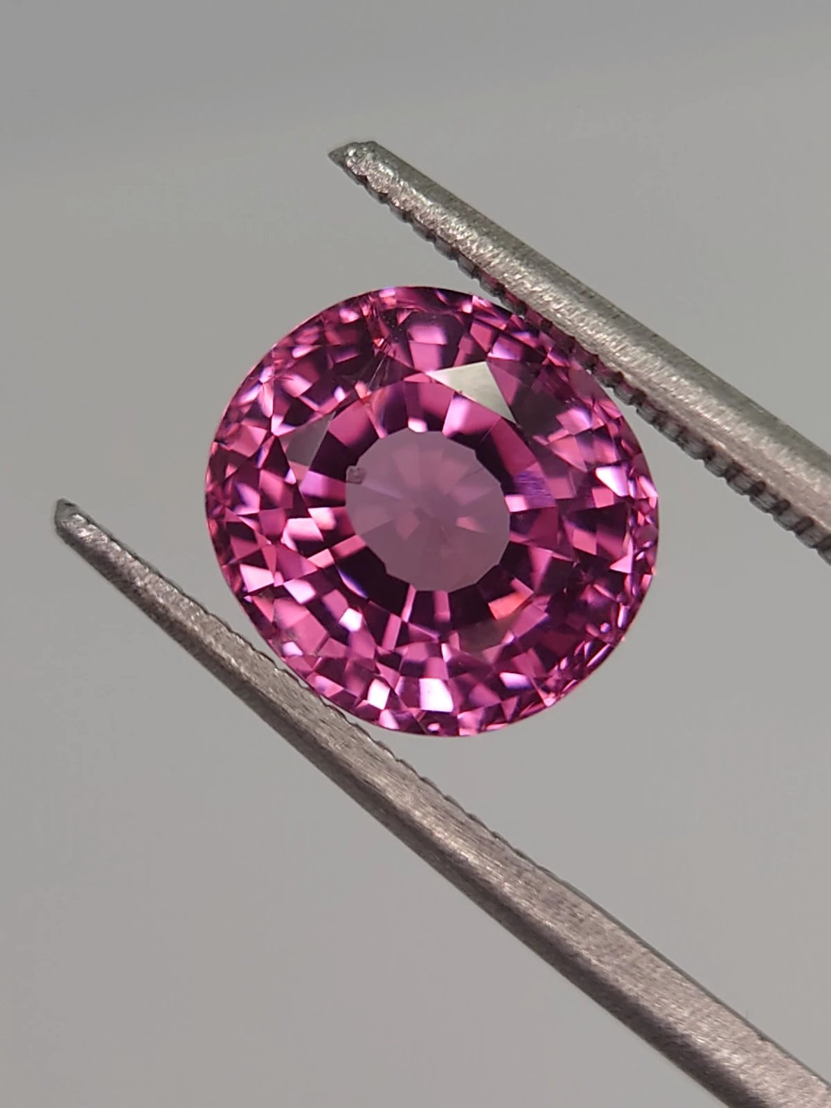 3.75ct Tajik Spinel in Vivid Raspberry Pink Color Round Brilliant Cut