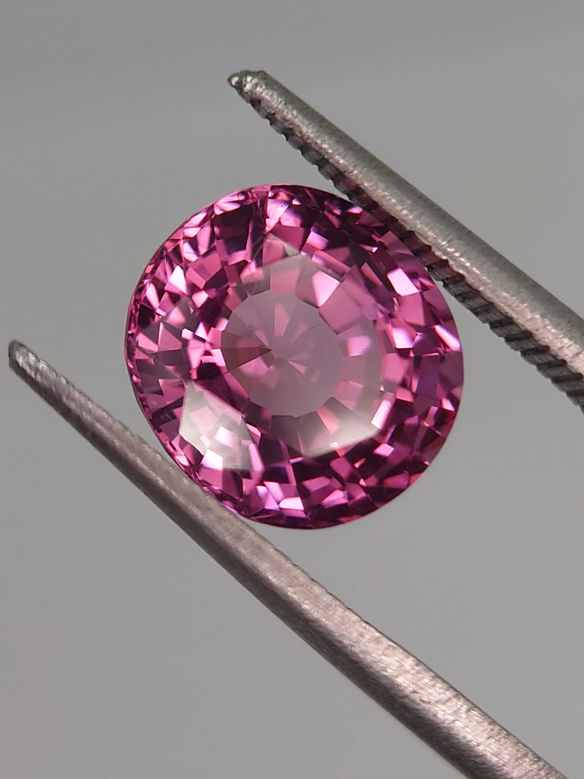 3.75ct Tajik Spinel in Vivid Raspberry Pink Color Round Brilliant Cut
