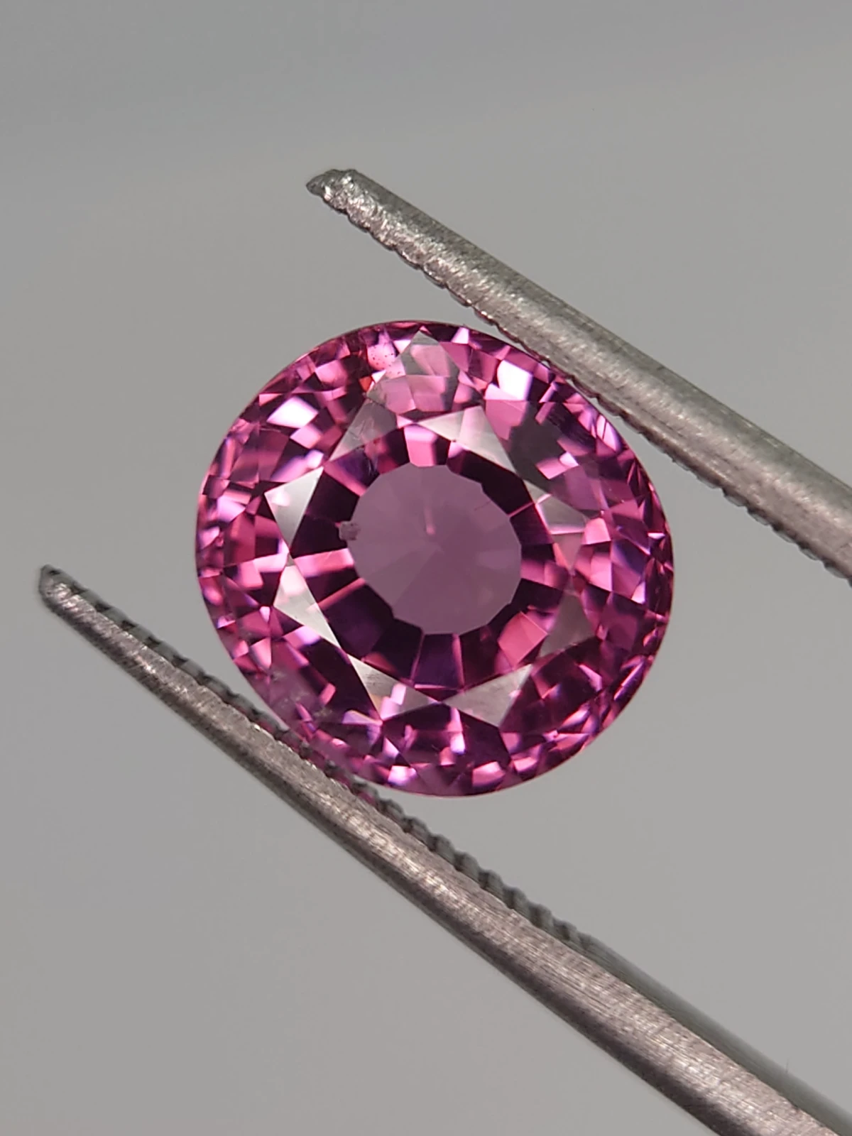 3.75ct Tajik Spinel in Vivid Raspberry Pink Color Round Brilliant Cut