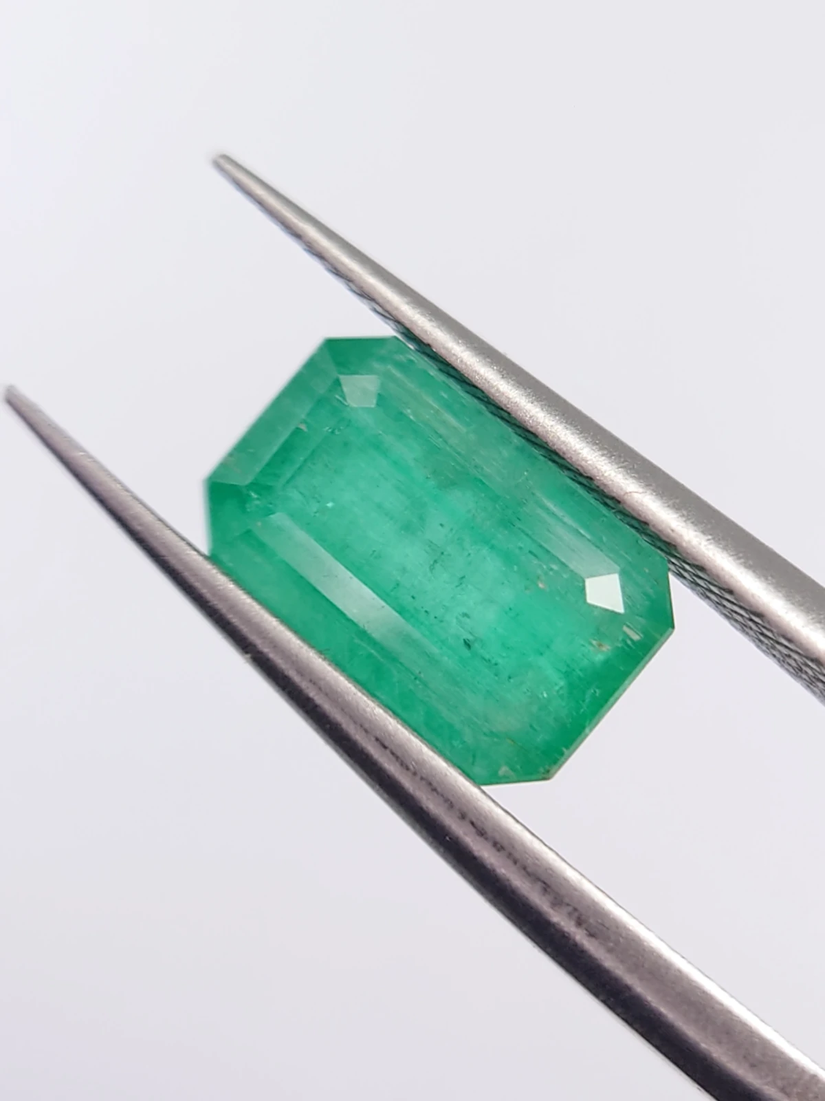 2.64ct Natural Emerald from Panjshir Valley Afghanistan