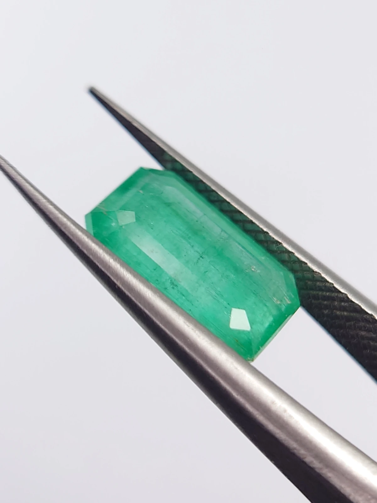 2.64ct Natural Emerald from Panjshir Valley Afghanistan