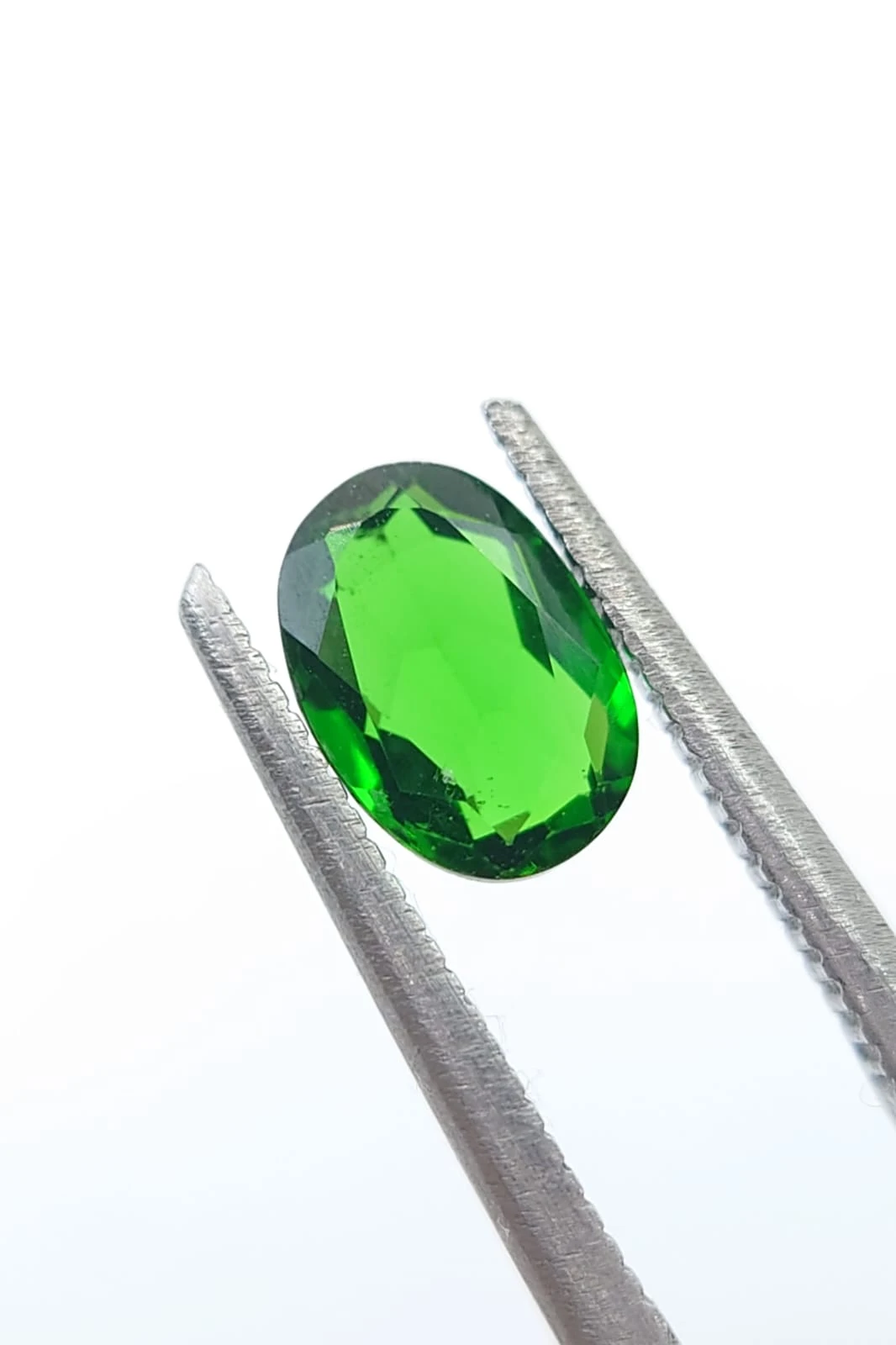 0.8ct Natural Green Chrome Diopside Oval Cut Loose Gemstone From Pakistan