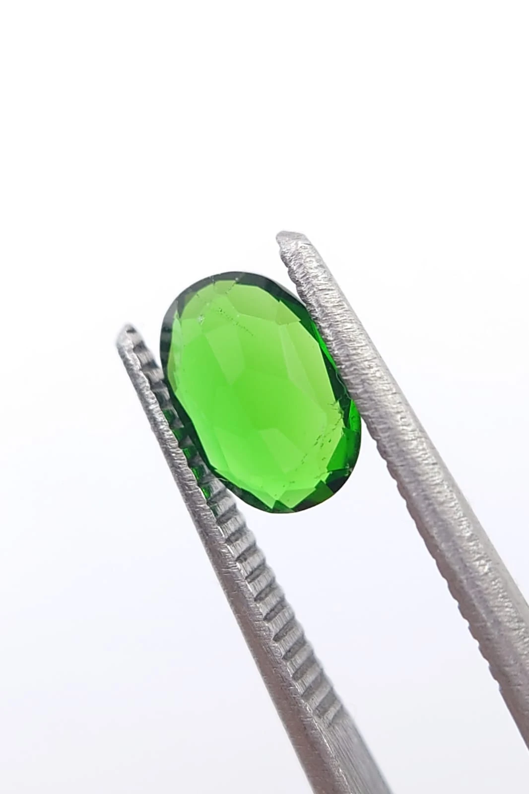 0.8ct Natural Green Chrome Diopside Oval Cut Loose Gemstone From Pakistan
