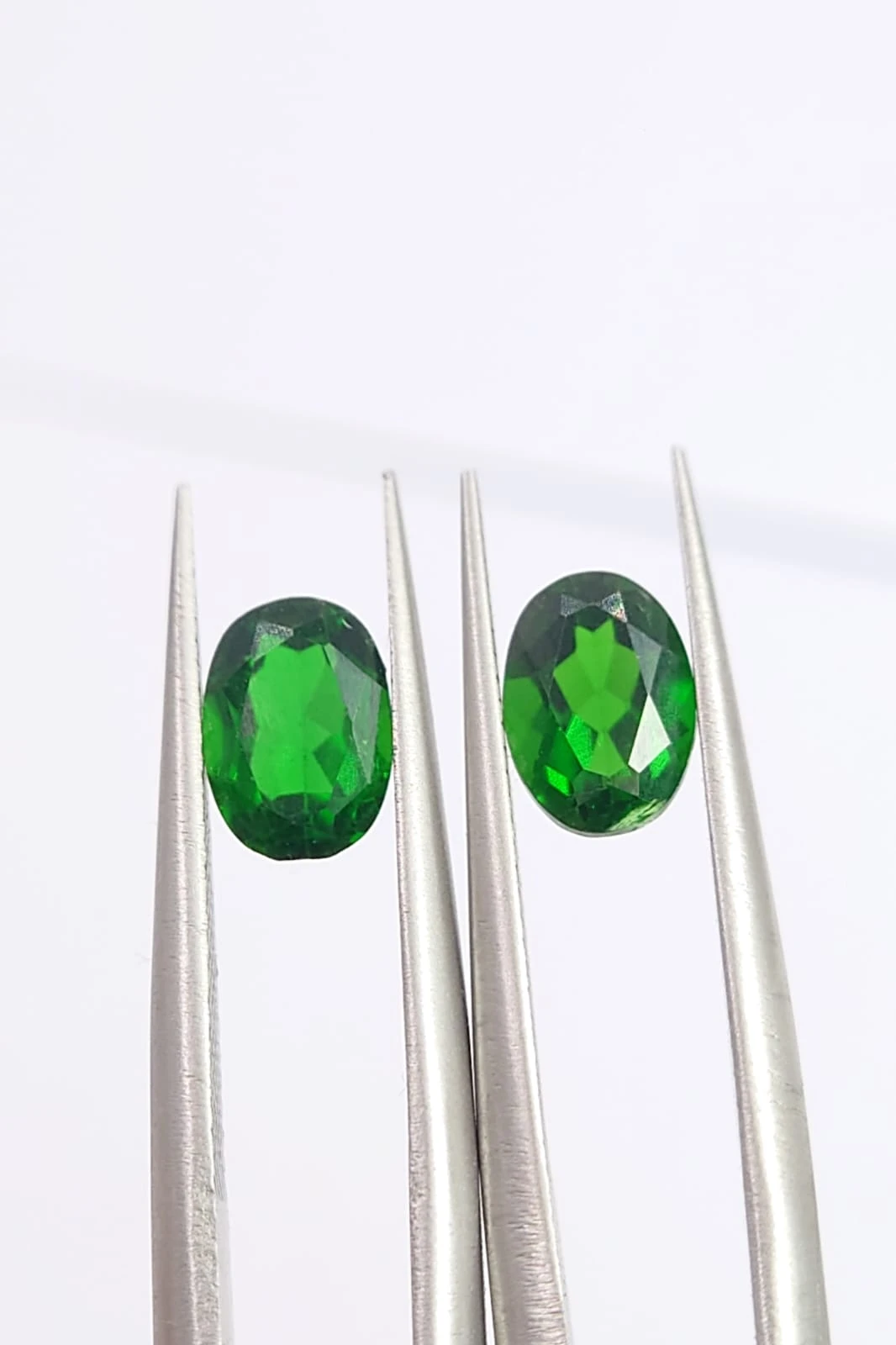 1.8ct Natural Chrome Diopside Oval Cut Loose Gemstone From Pakistan