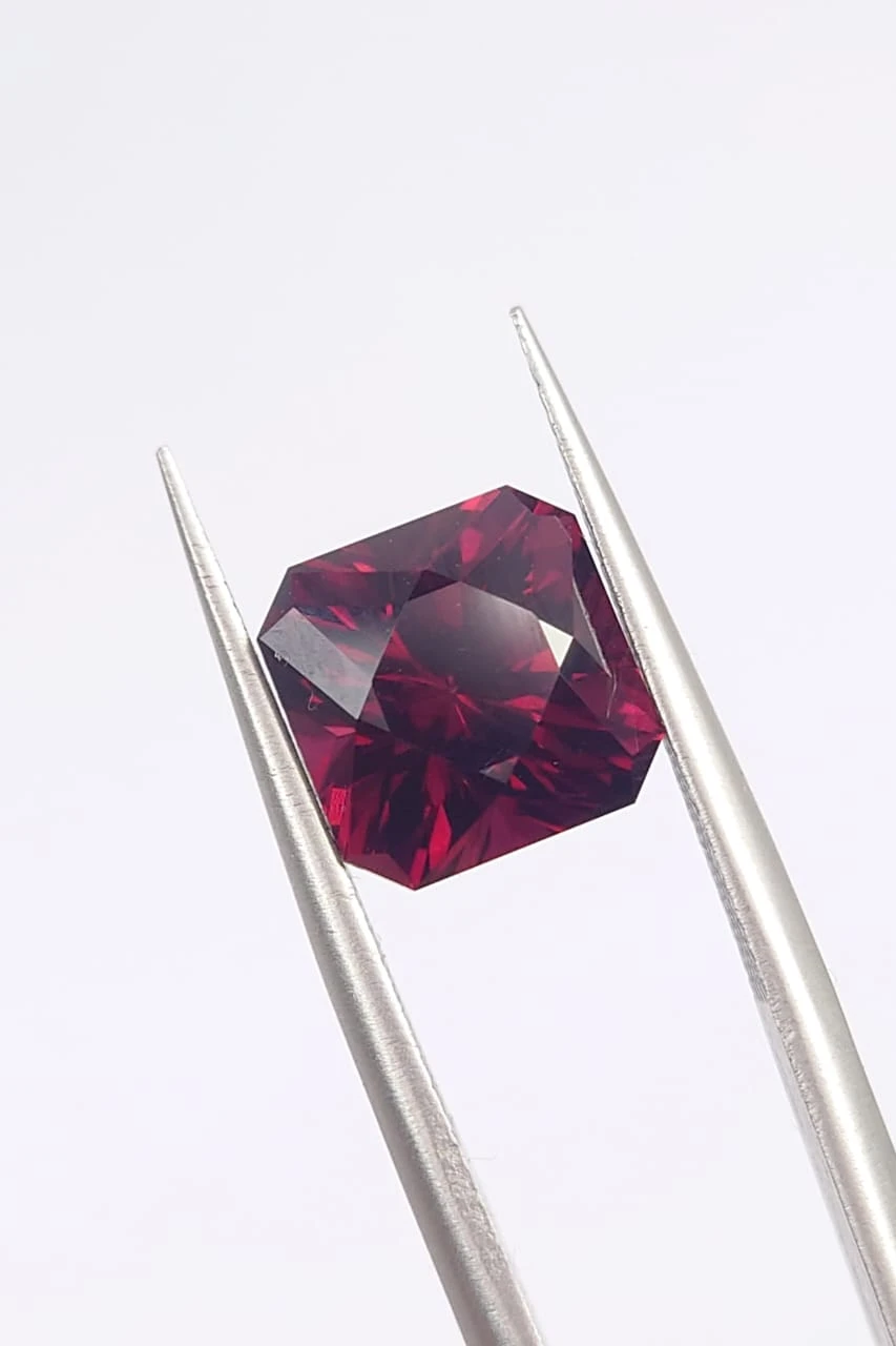 4.52ct Natural Redish Pink Rhodolite Garnet Emerald Cut Loose Gemstone From Tanzania