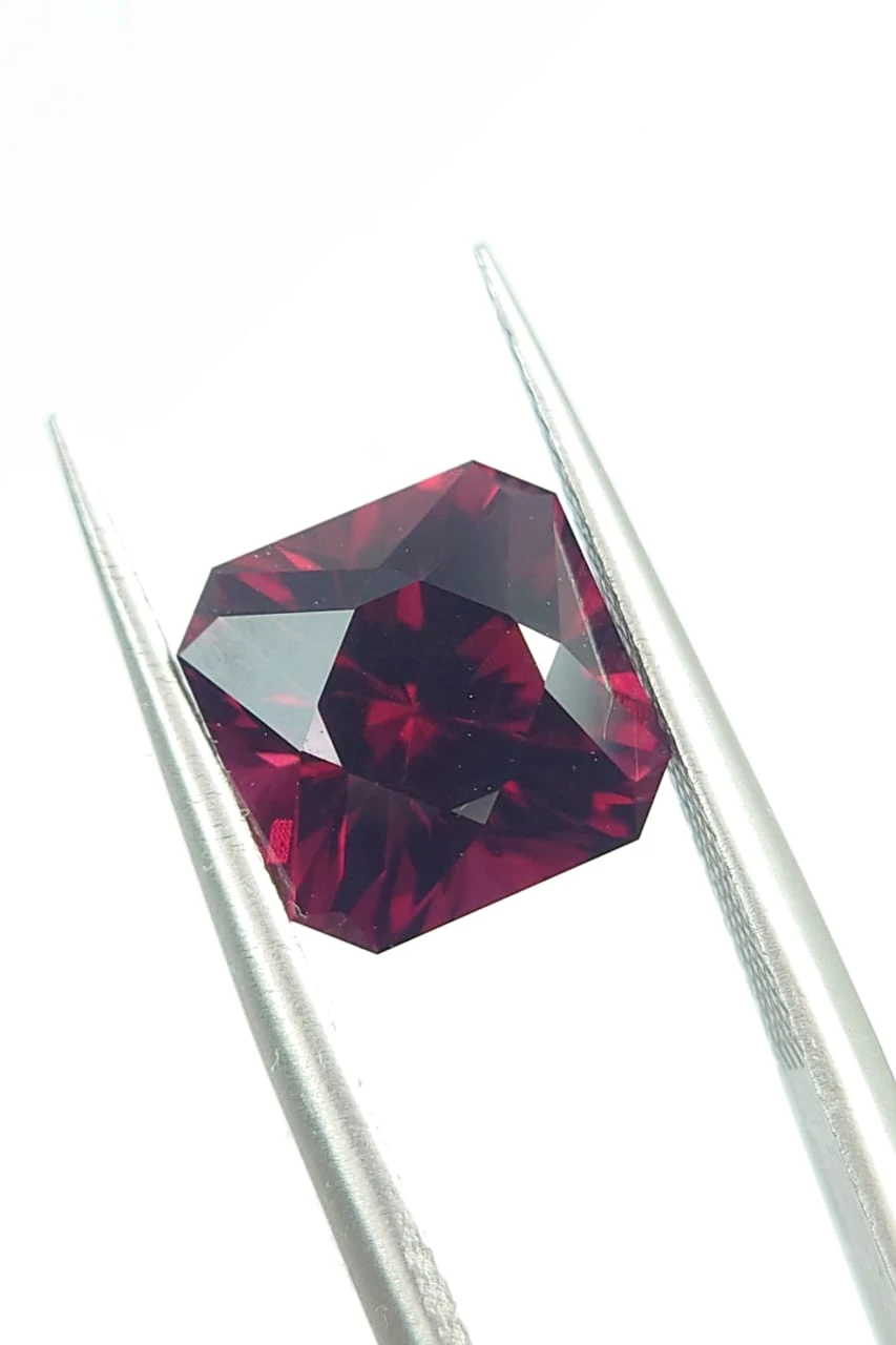 4.52ct Natural Redish Pink Rhodolite Garnet Emerald Cut Loose Gemstone From Tanzania
