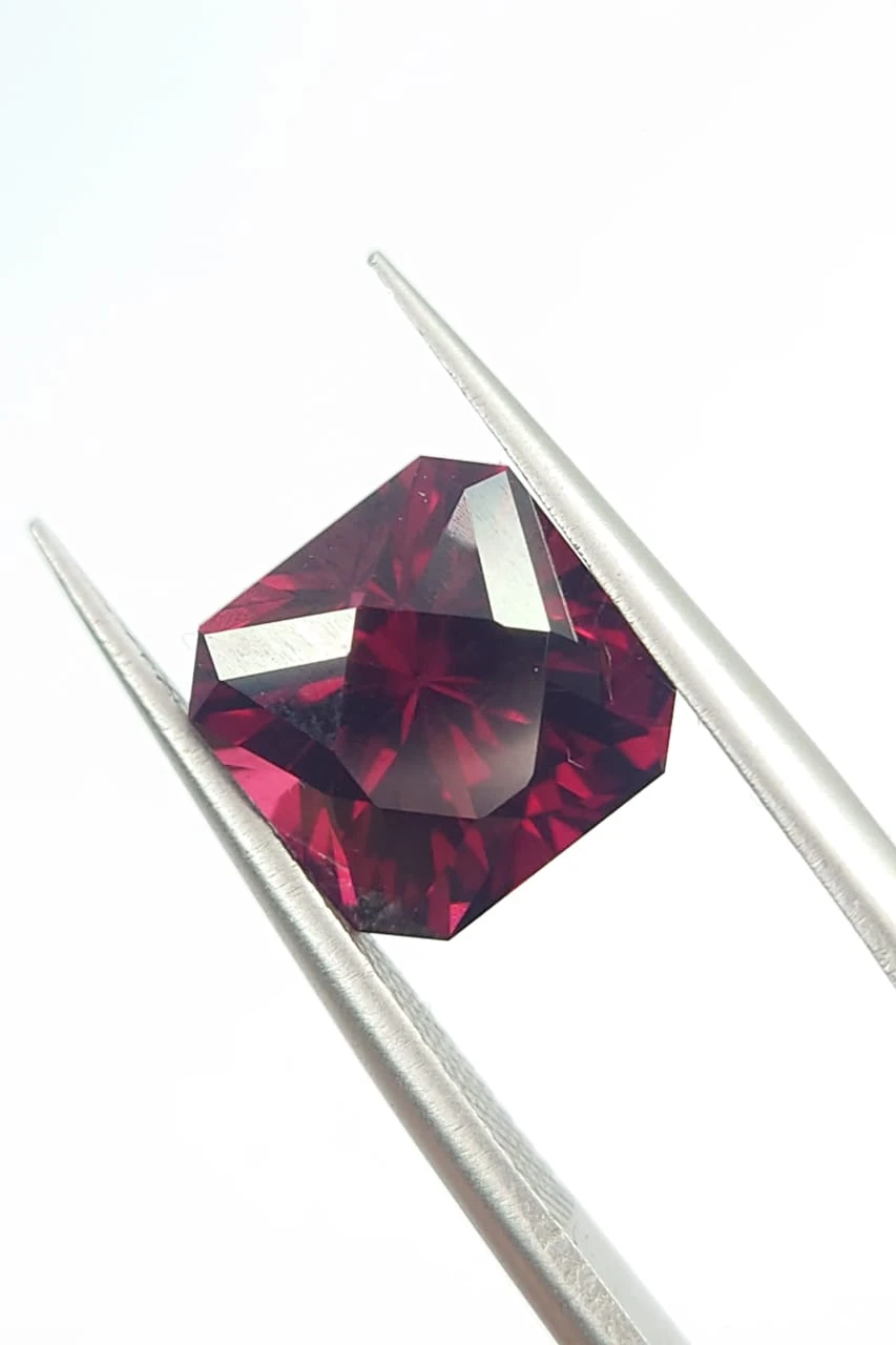 4.52ct Natural Redish Pink Rhodolite Garnet Emerald Cut Loose Gemstone From Tanzania