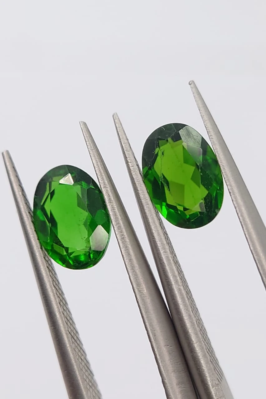 1.8ct Natural Green Chrome Diopside Oval cut Loose Gemstone From Pakistan