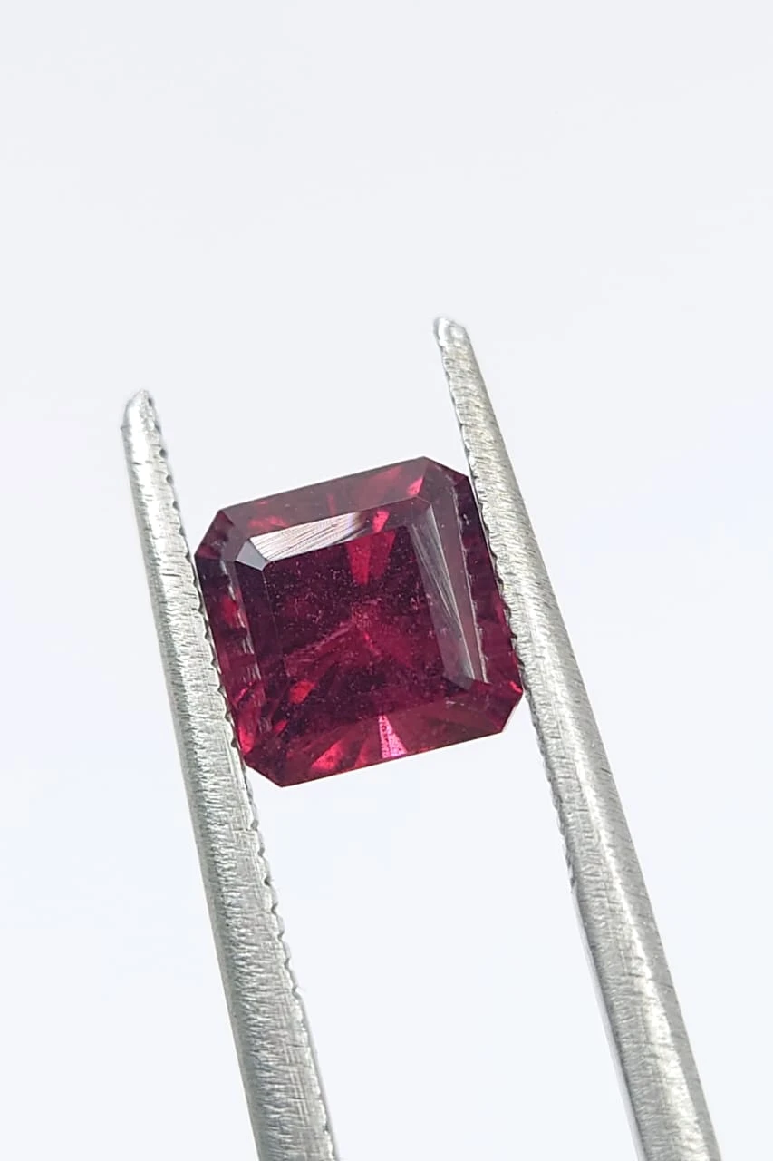 1.77ct Natural Rhodolite Garnet Loose Gemstone From Tanzania