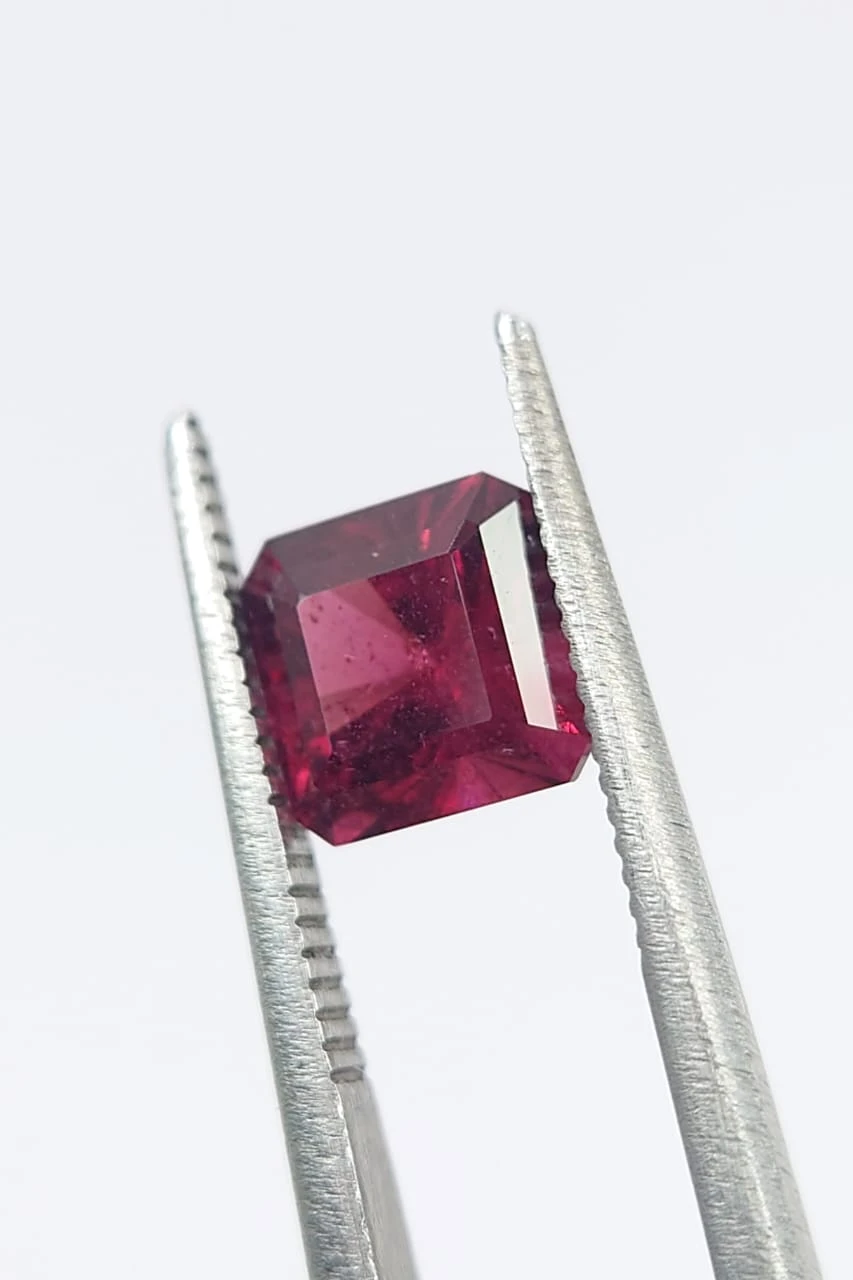 1.77ct Natural Rhodolite Garnet Loose Gemstone From Tanzania