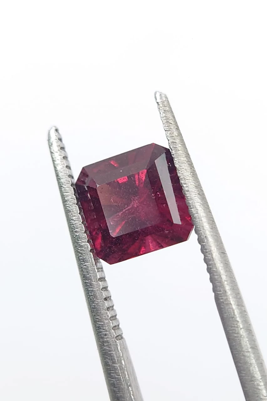 1.77ct Natural Rhodolite Garnet Loose Gemstone From Tanzania