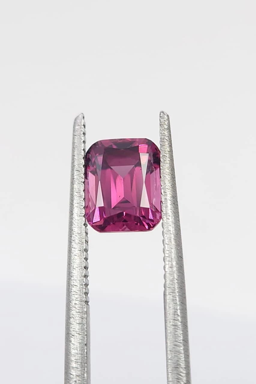 1.5ct Natural Beautiful Malaya Garnet Loose Gemstone From Tanzania