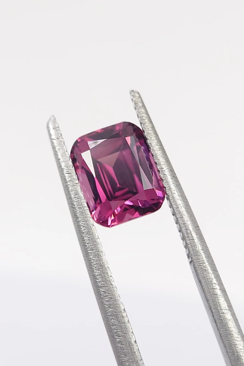 1.5ct Natural Beautiful Malaya Garnet Loose Gemstone From Tanzania