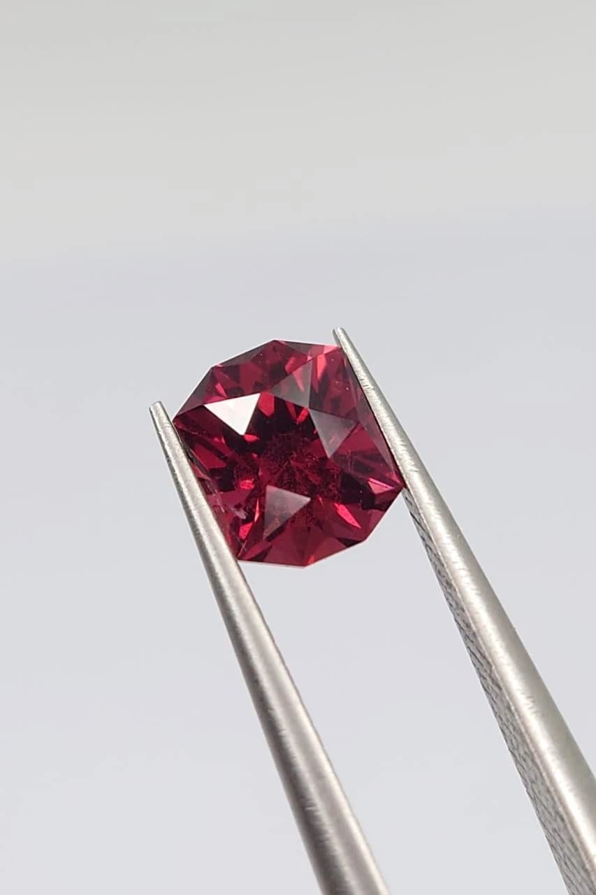 1.2ct Natural Stunning Rhodolite Garnet loose Gemstone From Tanzania