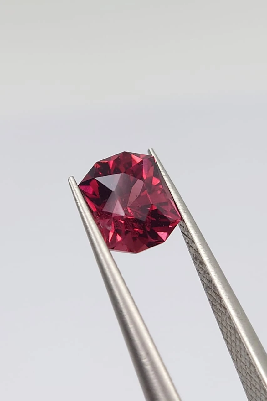 1.2ct Natural Stunning Rhodolite Garnet loose Gemstone From Tanzania