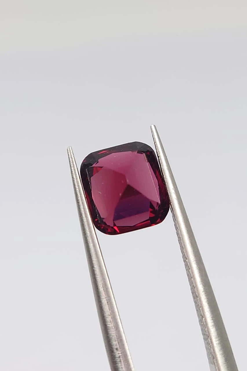 1.74ct Natural Rhodolite Garnet Loose Gemstone From Tanzania